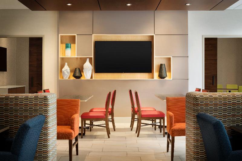 Holiday Inn Express & Suites - Brighton By Ihg Exterior foto